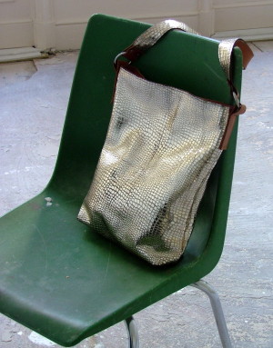 zilver leather bag