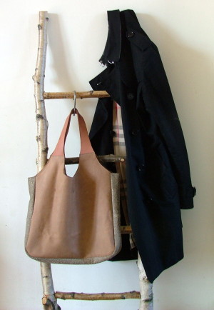 light brown leather shopper